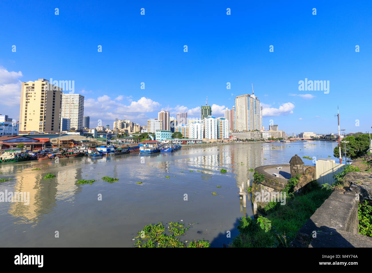 Manille, Philippines - 17 févr. 2018 : vue sur la rivière pasig de Manille à partir de Fort Santiago view deck, Intramuros, Manille, Philippines Banque D'Images