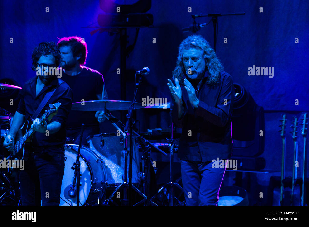 Robert Plant effectuant au Massey Hall à Toronto. Bobby crédit Singh/Alamy Banque D'Images