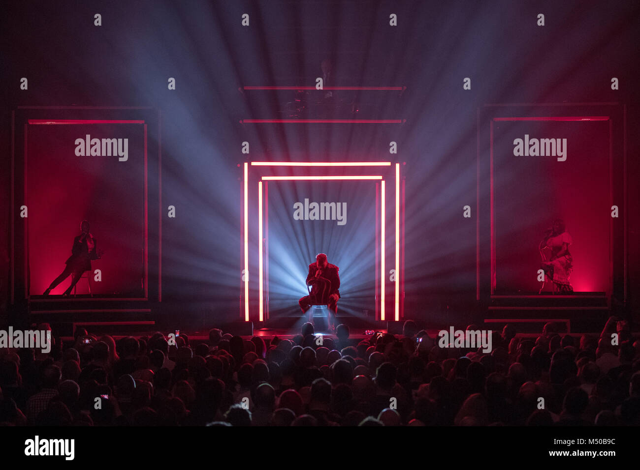 Brighton, UK. Feb 19, 2018. Andy Bell et Vince Clarke, d'effacement, de l'exécution du Brighton Dome, England Crédit : Jason Richardson/Alamy Live News Banque D'Images