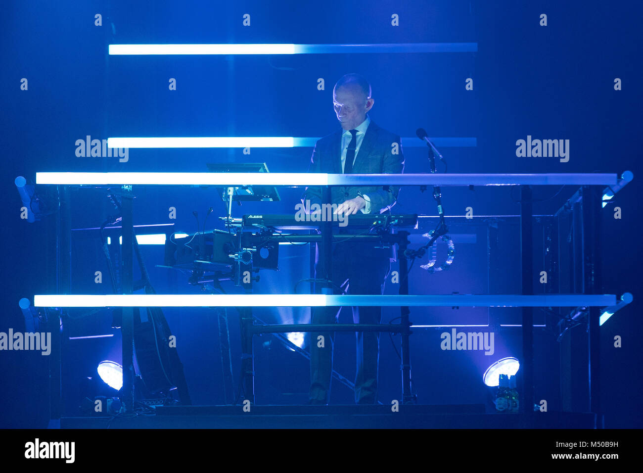 Brighton, UK. Feb 19, 2018. Vince Clarke, d'effacement, de l'exécution du Brighton Dome, England Crédit : Jason Richardson/Alamy Live News Banque D'Images