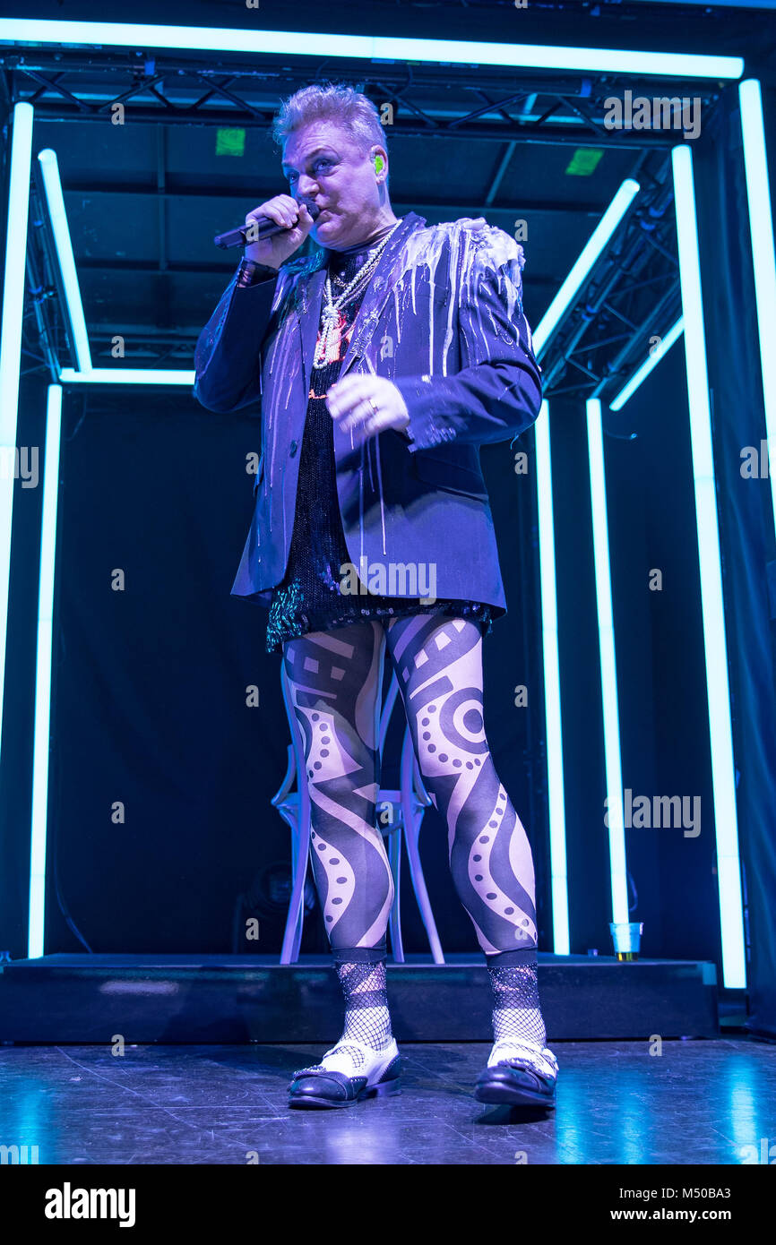 Brighton, UK. Feb 19, 2018. Andy Bell d'effacement, de l'exécution du Brighton Dome, England Crédit : Jason Richardson/Alamy Live News Banque D'Images