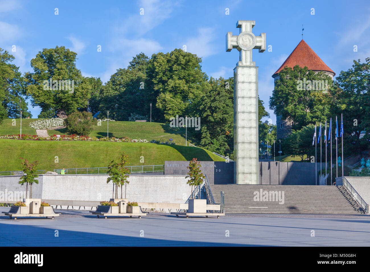 La place de la liberté est une place publique sur l'extrémité sud de la vieille ville de Tallinn, et colonne de la victoire de la guerre d'Indépendance Banque D'Images