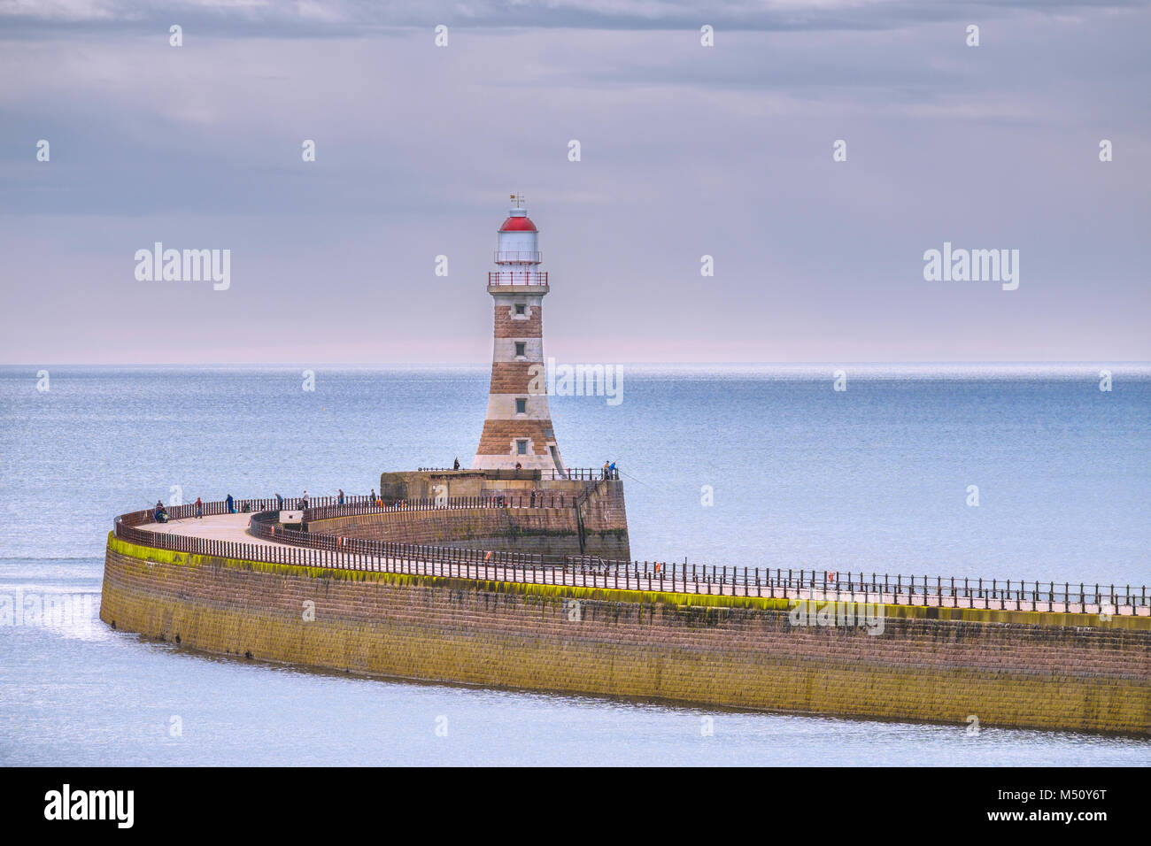 Roker pier et le phare. Banque D'Images