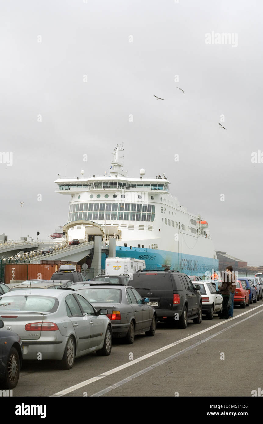 Les voitures et autres véhicules attendre à bord du cross Channel Norfolkline ferry passagers et de Dunkerque à Douvres. 2007 Banque D'Images