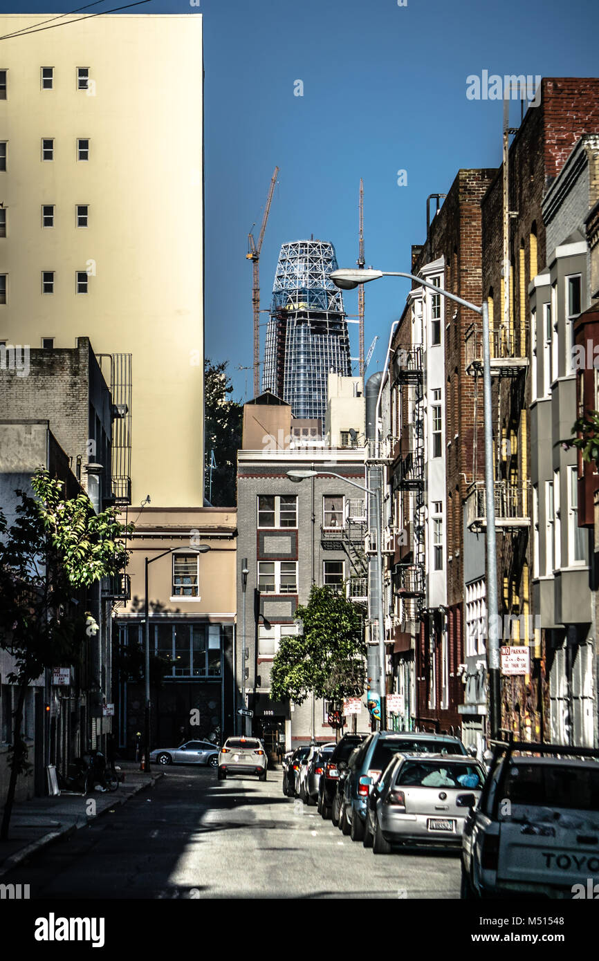 Les quartiers de la ville de San Francisco et sur la rue aux beaux jours Banque D'Images