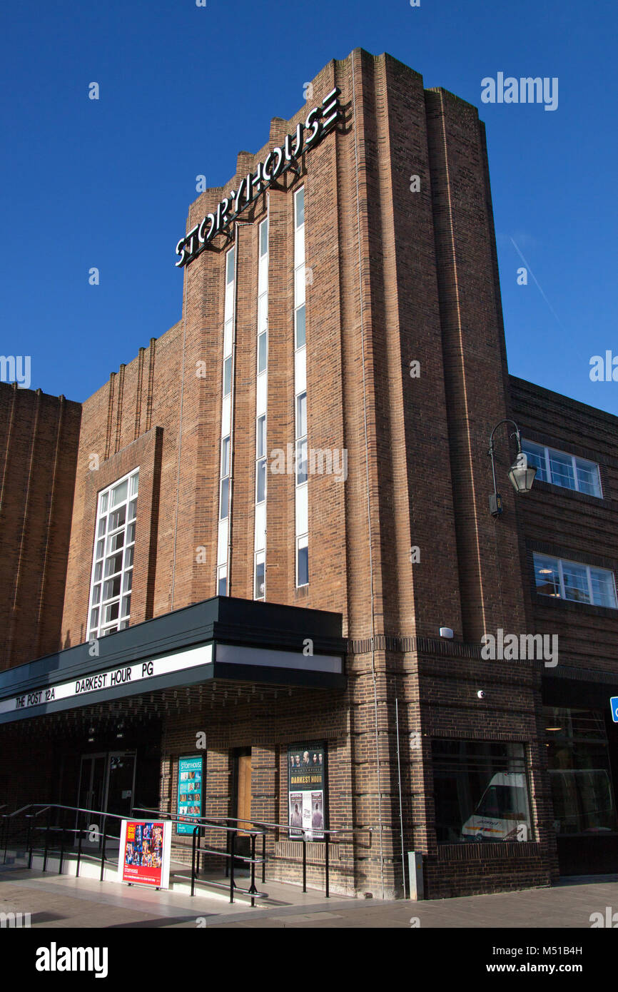 Ville de Chester, en Angleterre. Vue pittoresque de l'ancien bâtiment du cinéma Odeon à la jonction de Northgate Street et Hunter Street. Banque D'Images