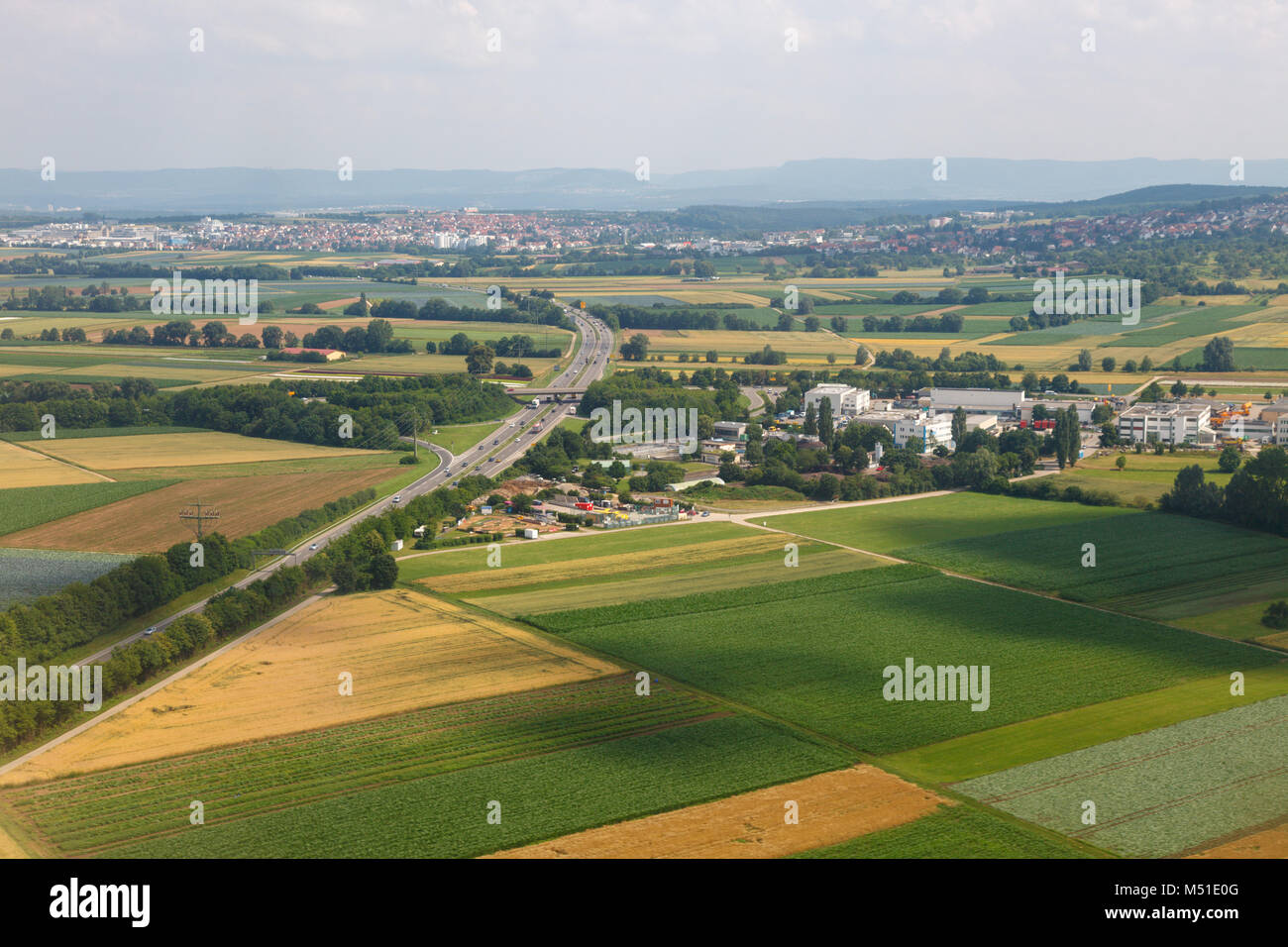 Vue sur le paysage européen de l'avion Banque D'Images