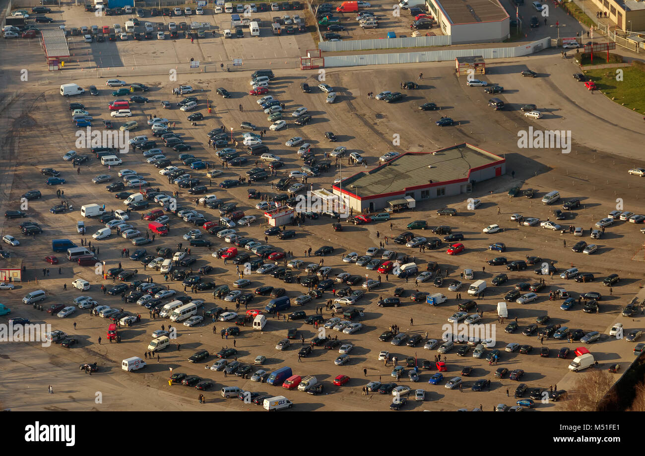 Vue aérienne, marché de l'automobile au ciné-parc parking gratuit, de l'alimentation, de la Ruhr, Nordrhein-Westfalen, Allemagne, Europe, Essen, Ruhr, Nordrhein-Westfalen, Allemagne, Eur Banque D'Images