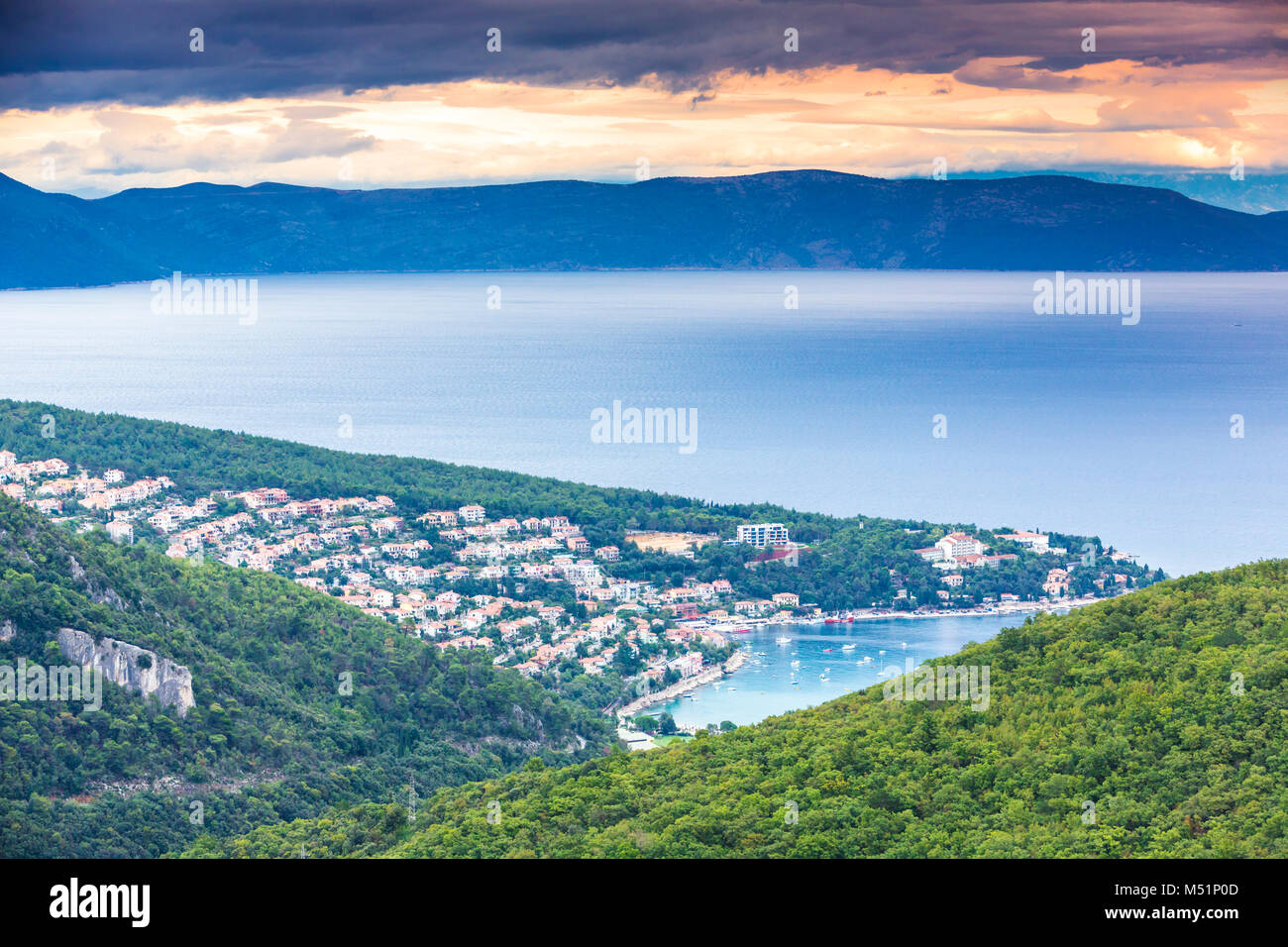 Kroatien, Istrien, Blick von Rabac Labin nach und Kvarner Bucht Banque D'Images