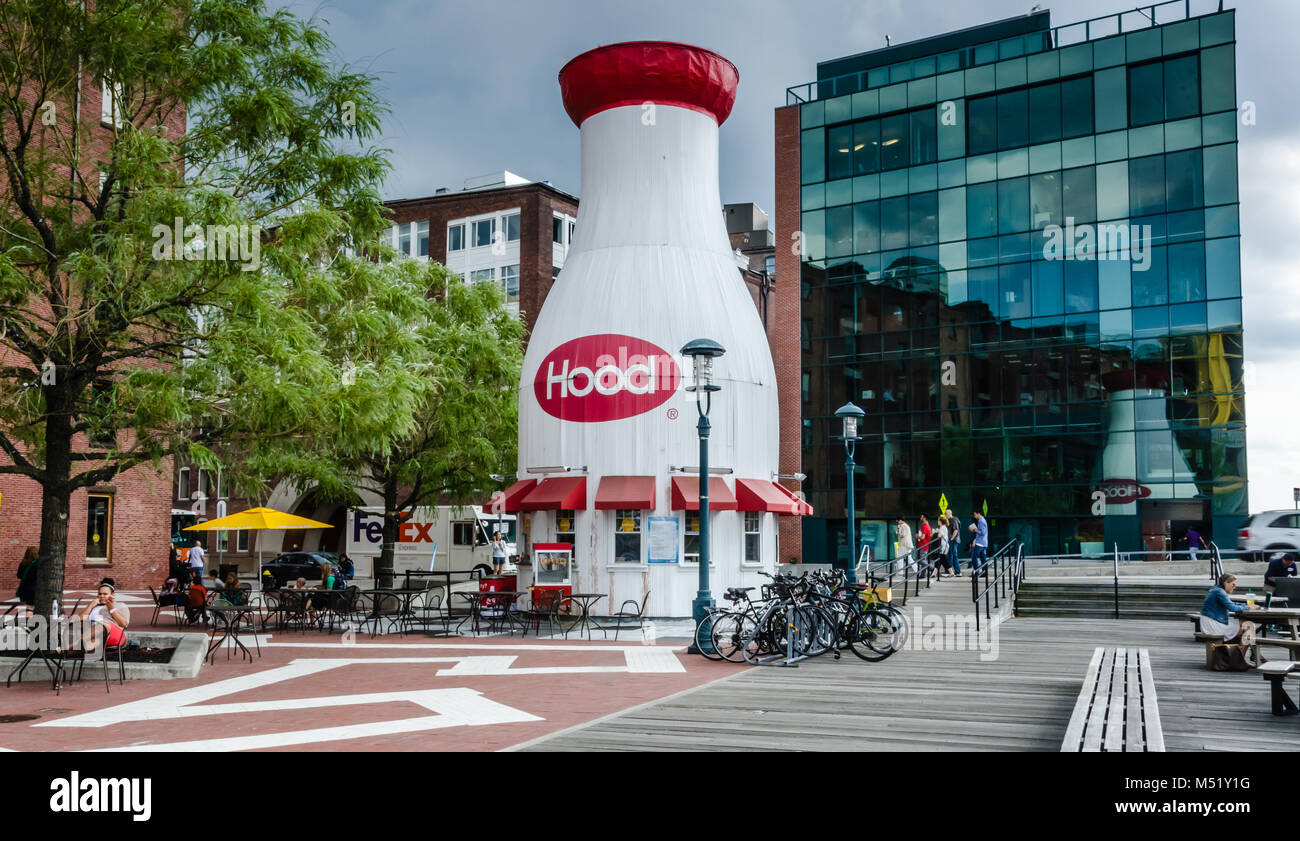 La bouteille de lait du capot est un snack shop situé sur la bouteille de lait du capot en face de Plaza Boston Children's Museum. Il a été situé sur ce spot sinc Banque D'Images