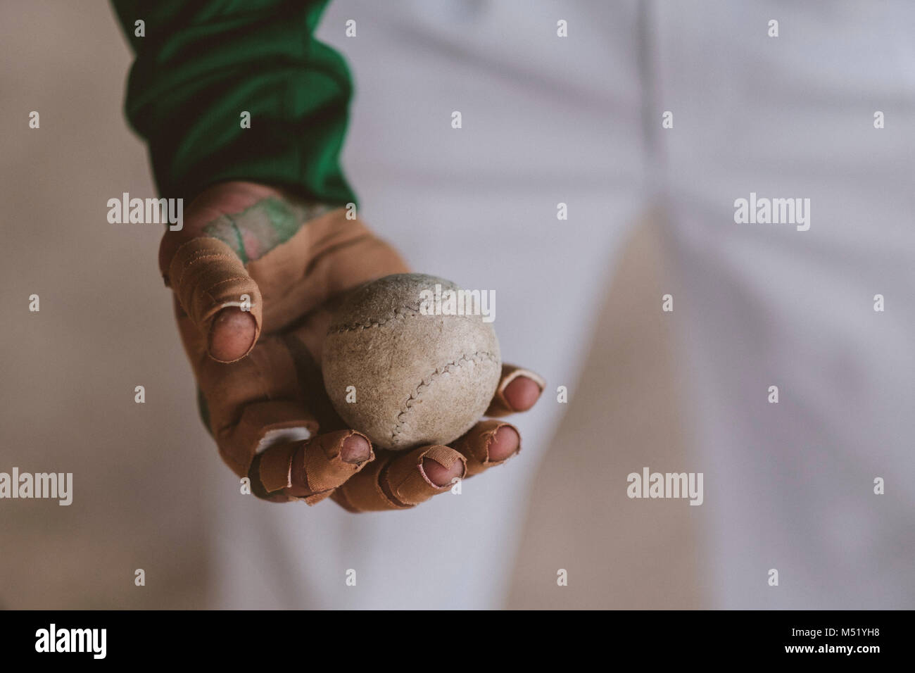 Gros plan de pelote basque player holding ball Banque D'Images