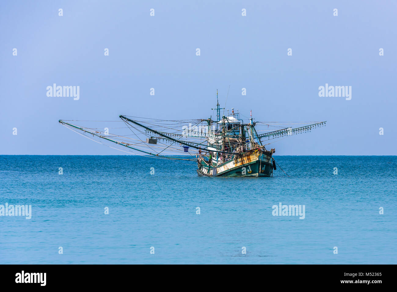 Bateau de pêche thaïlandais traditionnel, l'île de Koh Kood, Thaïlande Banque D'Images