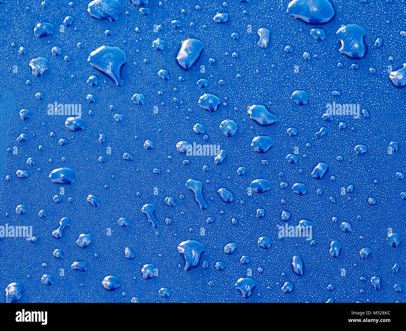 Plus de détails sur les gouttelettes d'eau,peinture bleu Banque D'Images