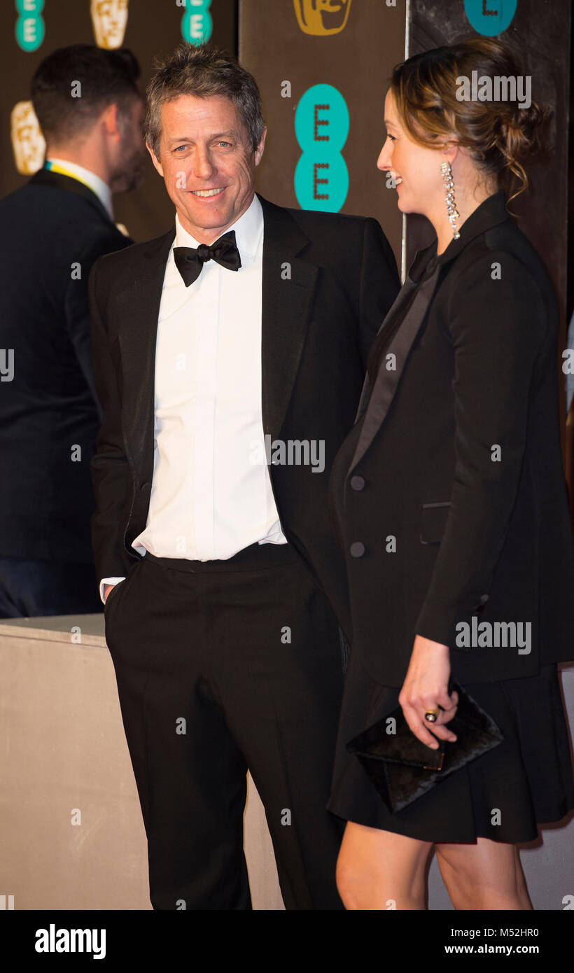 Hugh Grant assiste à l'EE British Academy Film Awards (BAFTA) tenue au Royal Albert Hall le 18 février 2018 à Londres, en Angleterre. Banque D'Images