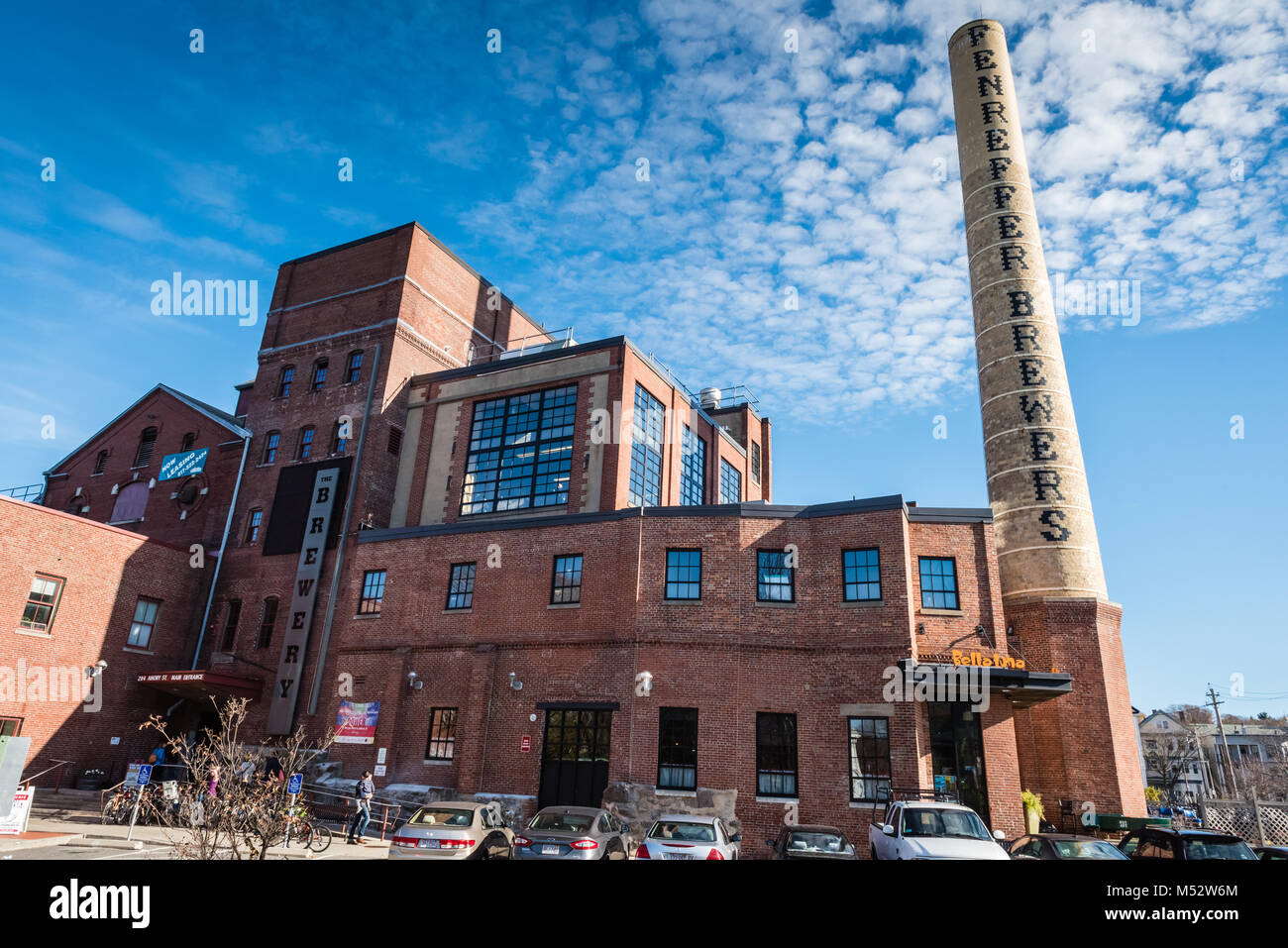 La brasserie bien connue avec une longue histoire attire les habitants et visiteurs avec des visites, des dégustations et une boutique de cadeaux à ses brewhouse à Boston, Massachusetts Banque D'Images
