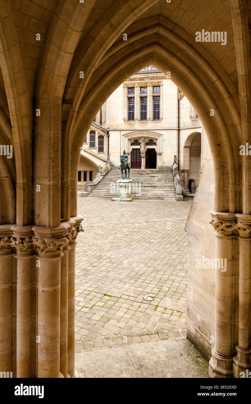 Cour intérieure château pierrefond voir d'arc Banque D'Images