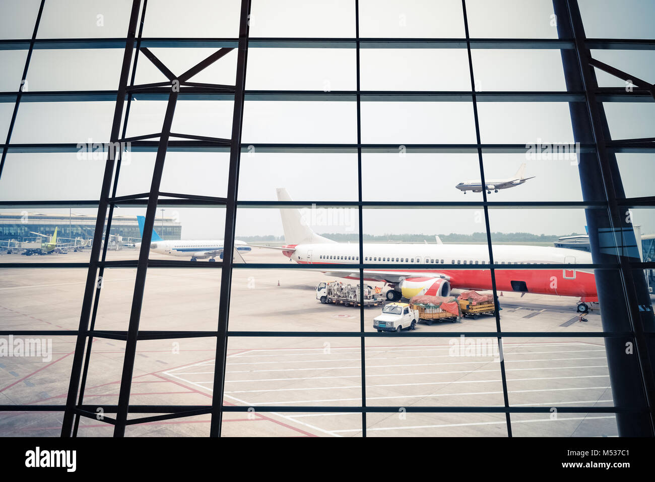 La scène de la fenêtre de l'aéroport Banque D'Images