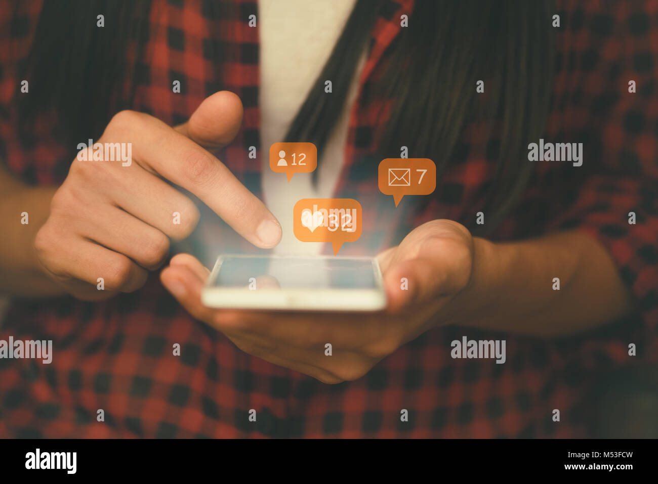 Social media, social network concept avec smart phone Banque D'Images