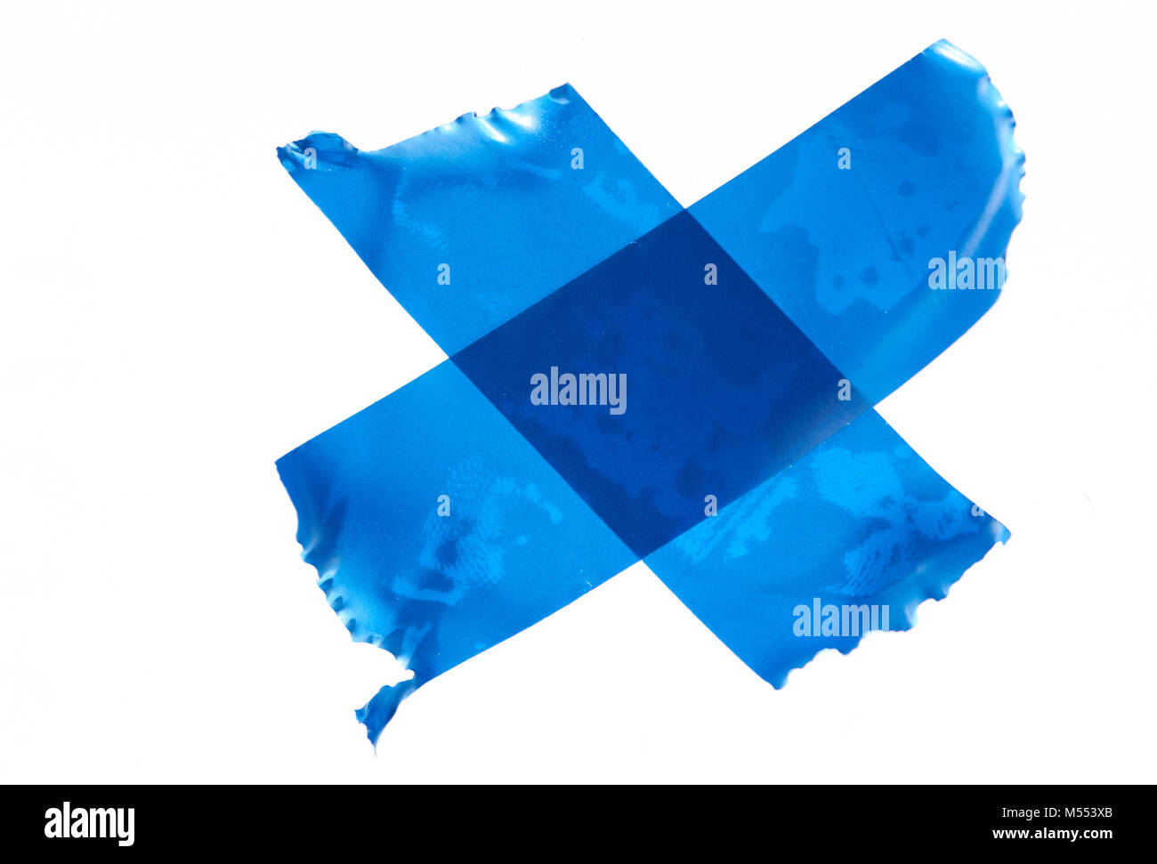 Croix du ruban bleu isolé sur fond blanc Banque D'Images