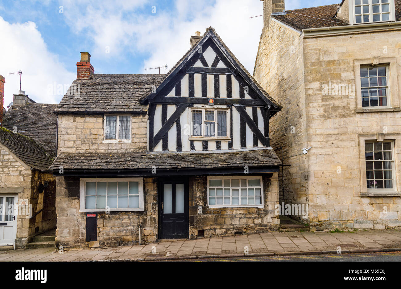 Curiosités : maison à colombages Historique et bâtiments en pierre de Cotswold New Street, Painswick, un village préservé dans les Cotswolds Gloucestershire Banque D'Images