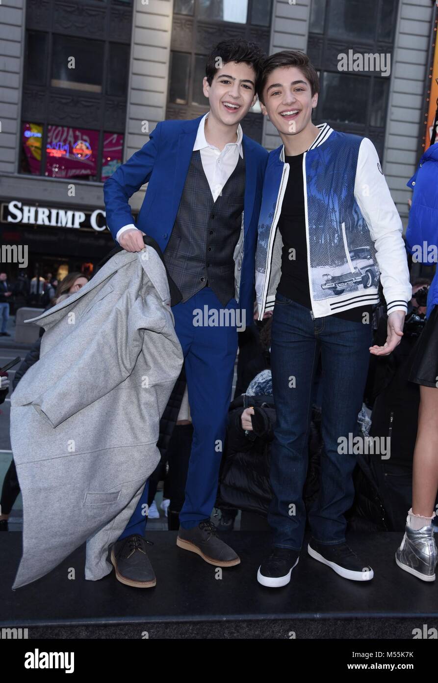 New York, NY, USA. Feb 19, 2018. Joshua Rush, Asher Angel, vu au Good Morning America pour promouvoir ANDI MACK dehors et environ pour ANDI MACK Cast sur Good Morning America (GMA), GMA Studios, New York, NY 19 février 2018. Credit : Derek Storm/Everett Collection/Alamy Live News Banque D'Images