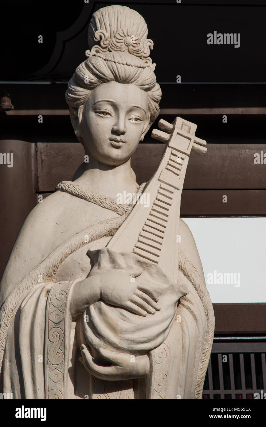 Sculpture de jeune fille d'argile Banque D'Images