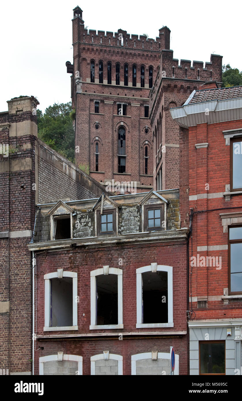 Cheratte, HASARD, Steinkohlenzeche leerstehenden Malakowturm über einem Wohnhaus Banque D'Images