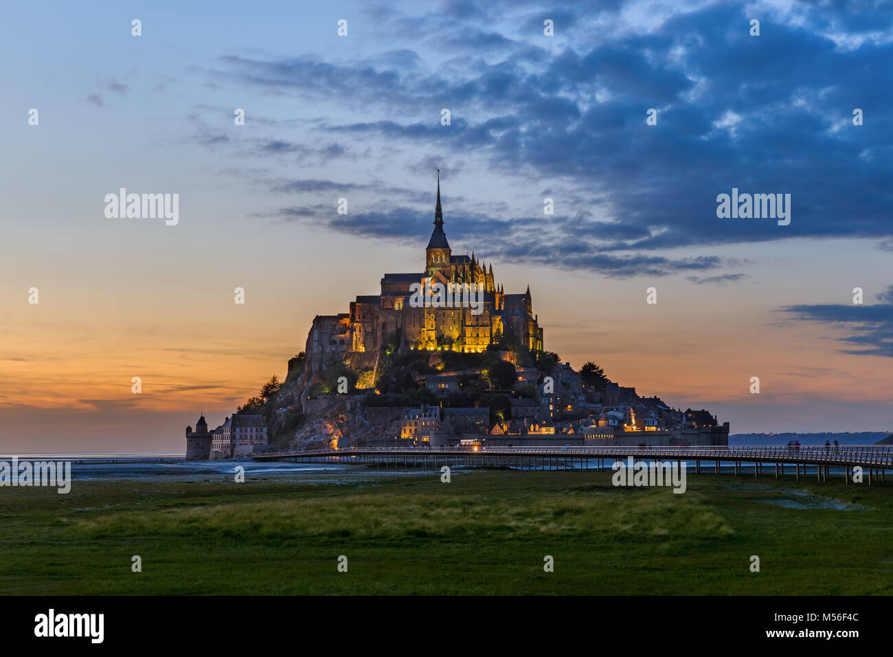 Mont st michel bus Banque de photographies et d’images à haute ...