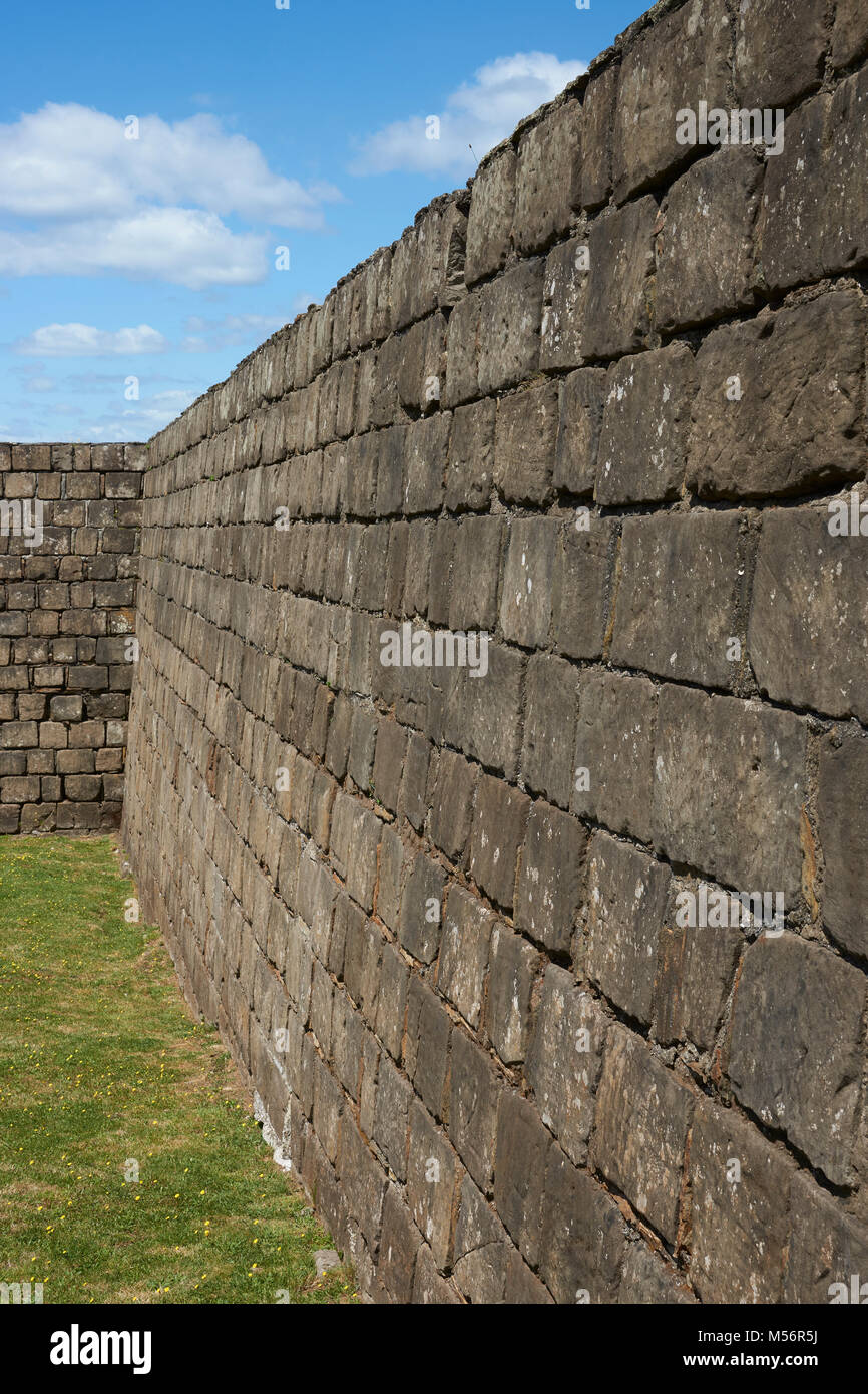 Remparts de l'historique Fort de Niebla la protection de l'approche de l'ancien empire colonial espagnol ville de Valdivia, dans le sud du Chili Banque D'Images