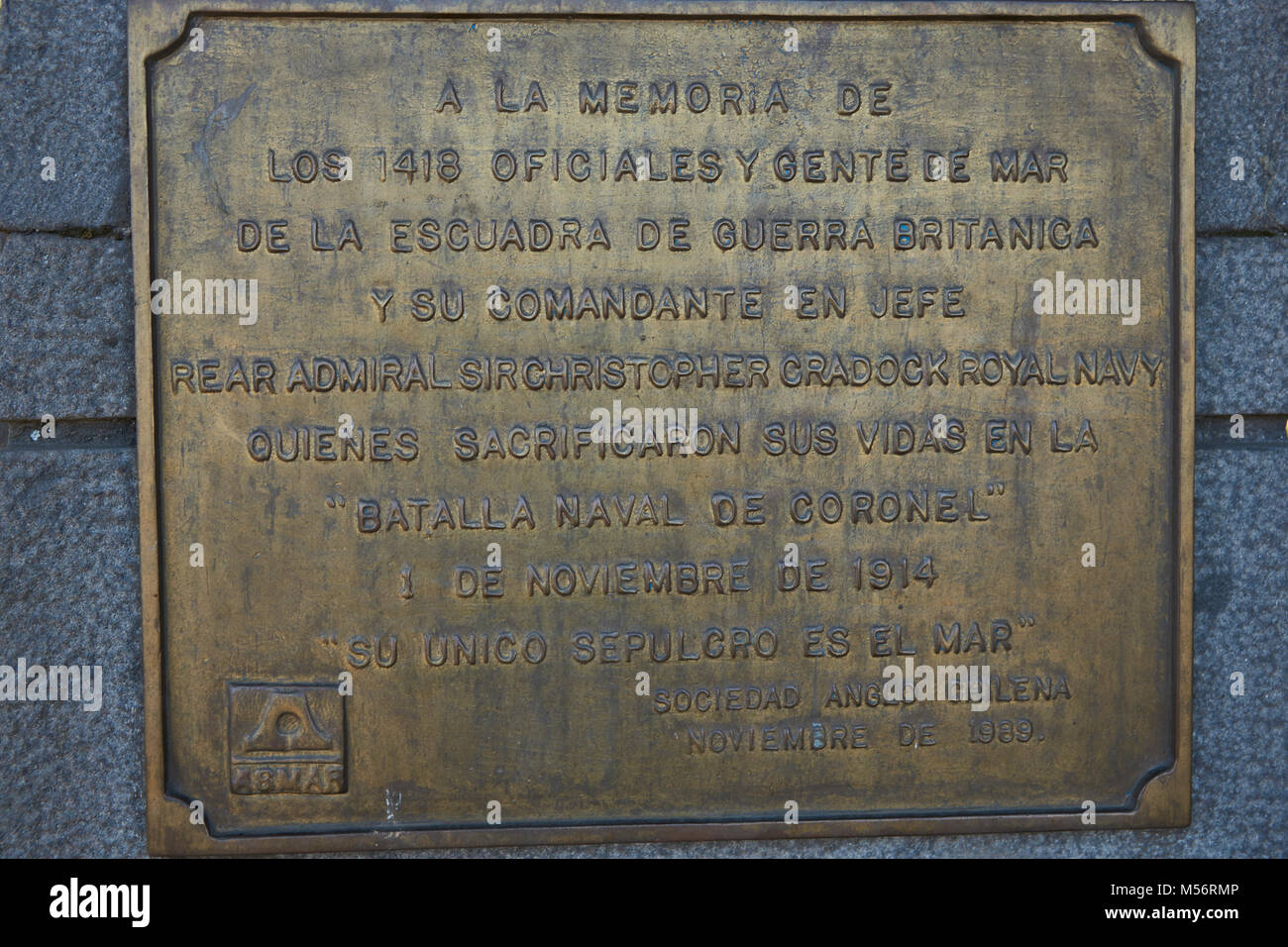Monument à la mémoire de ceux qui sont morts dans la Première Guerre mondiale bataille navale entre la Royal Navy et la marine allemande au large de la côte de Coronel, au sud du Chili. Banque D'Images