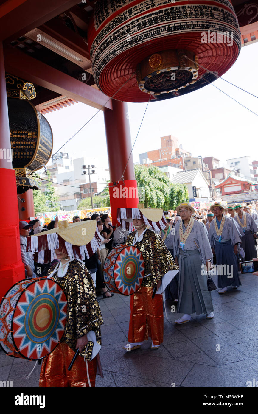 Le Daigyoretsu pendant la Sanja Matsuri festival, Tokyo, Japon. Banque D'Images