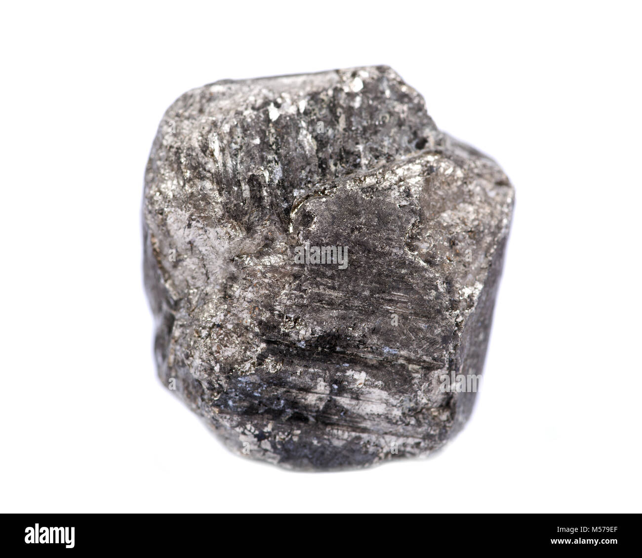 Cube de pyrite naturelles du Pérou, isolé sur fond blanc Banque D'Images
