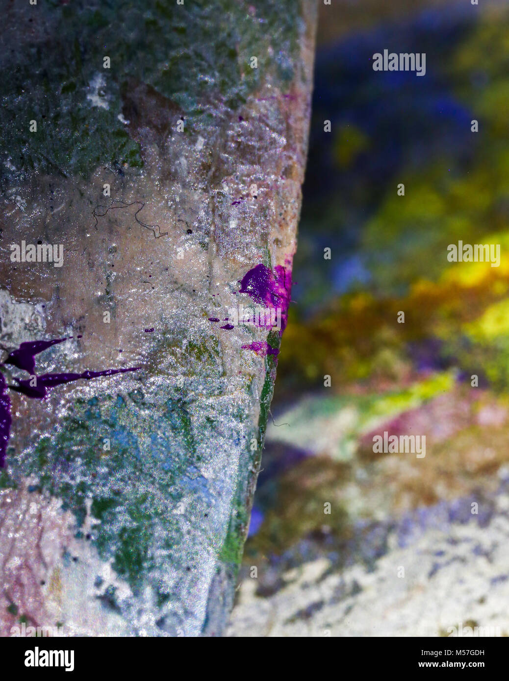 Pinceau, palette, Tassel, maculé de rouge à lèvres, sale, maculé de peinture, peinture, couleurs, bleu, violet, rouge, bordeaux, l'éblouissement, l'eau, éclairer, rose, texture Banque D'Images