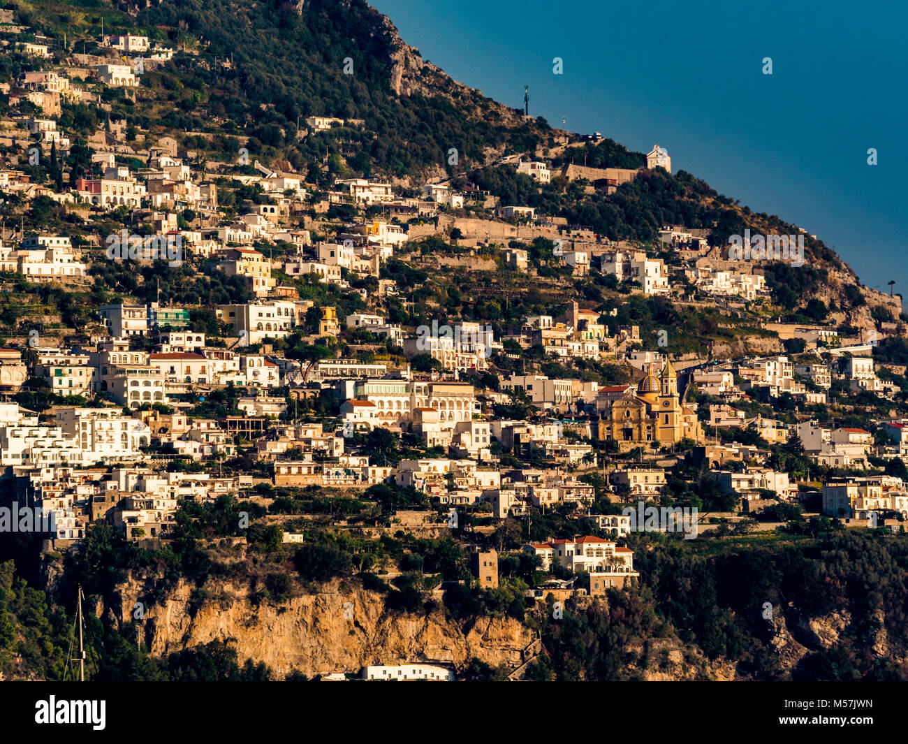 Praiano est une commune italienne de la province de Salerne dans la région Campanie en Italie du sud-ouest. Il est situé sur la côte amalfitaine, un premier tourist Banque D'Images