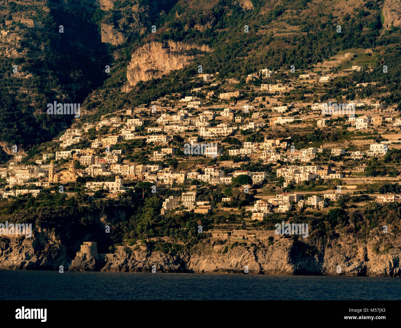 Praiano, une commune italienne de la province de Salerne dans la région Campanie en Italie du sud-ouest situé sur la côte amalfitaine. Banque D'Images