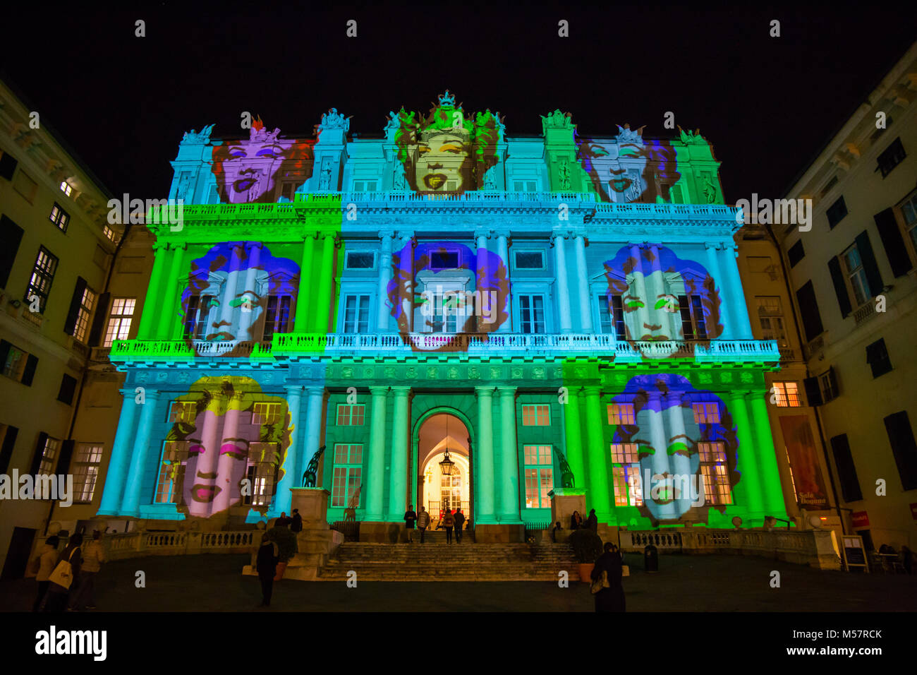 GENOVA (Gênes, Italie), le 28 décembre 2016 - Palazzo Ducale, salon dédié à l'exposition événement d'Andy Warhol Banque D'Images