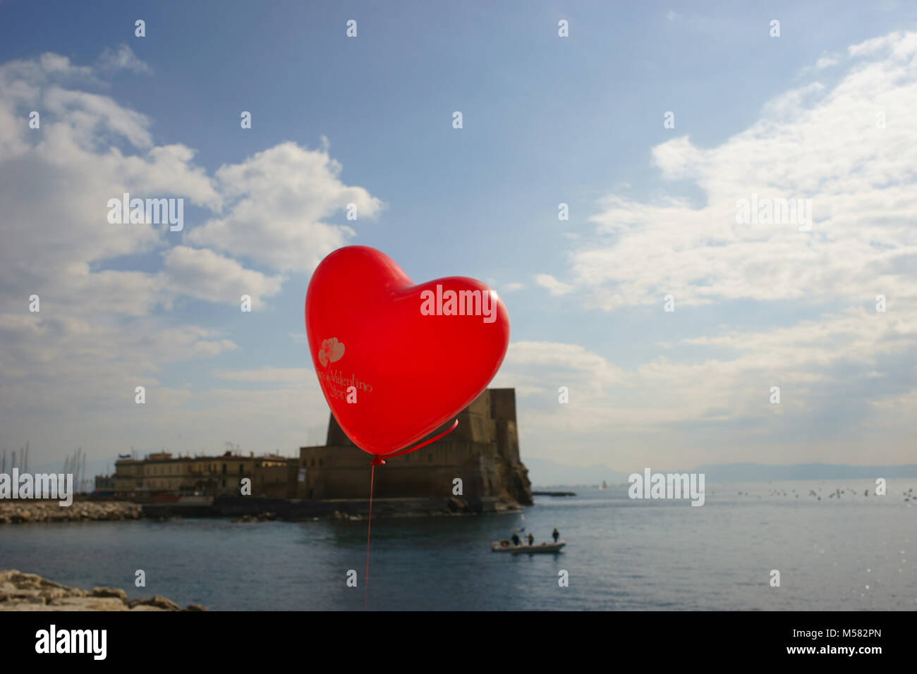 Le jour de la St-Valentin et ballon château d'oeufs sur le backgornud à Naples, Italie Banque D'Images