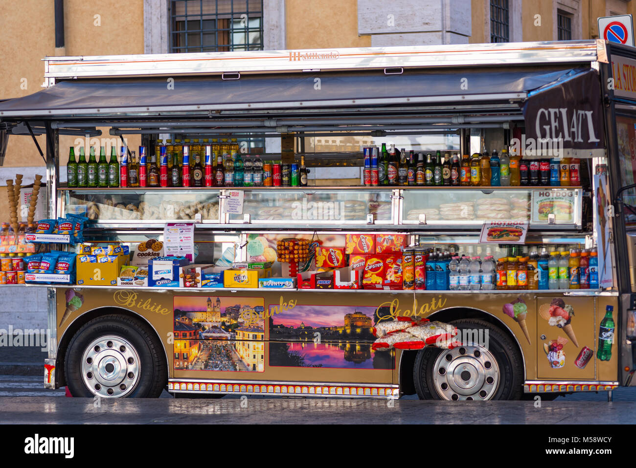 Snack-bar Mobile, St Peter's Square, Rome, Latium, Italie Banque D'Images