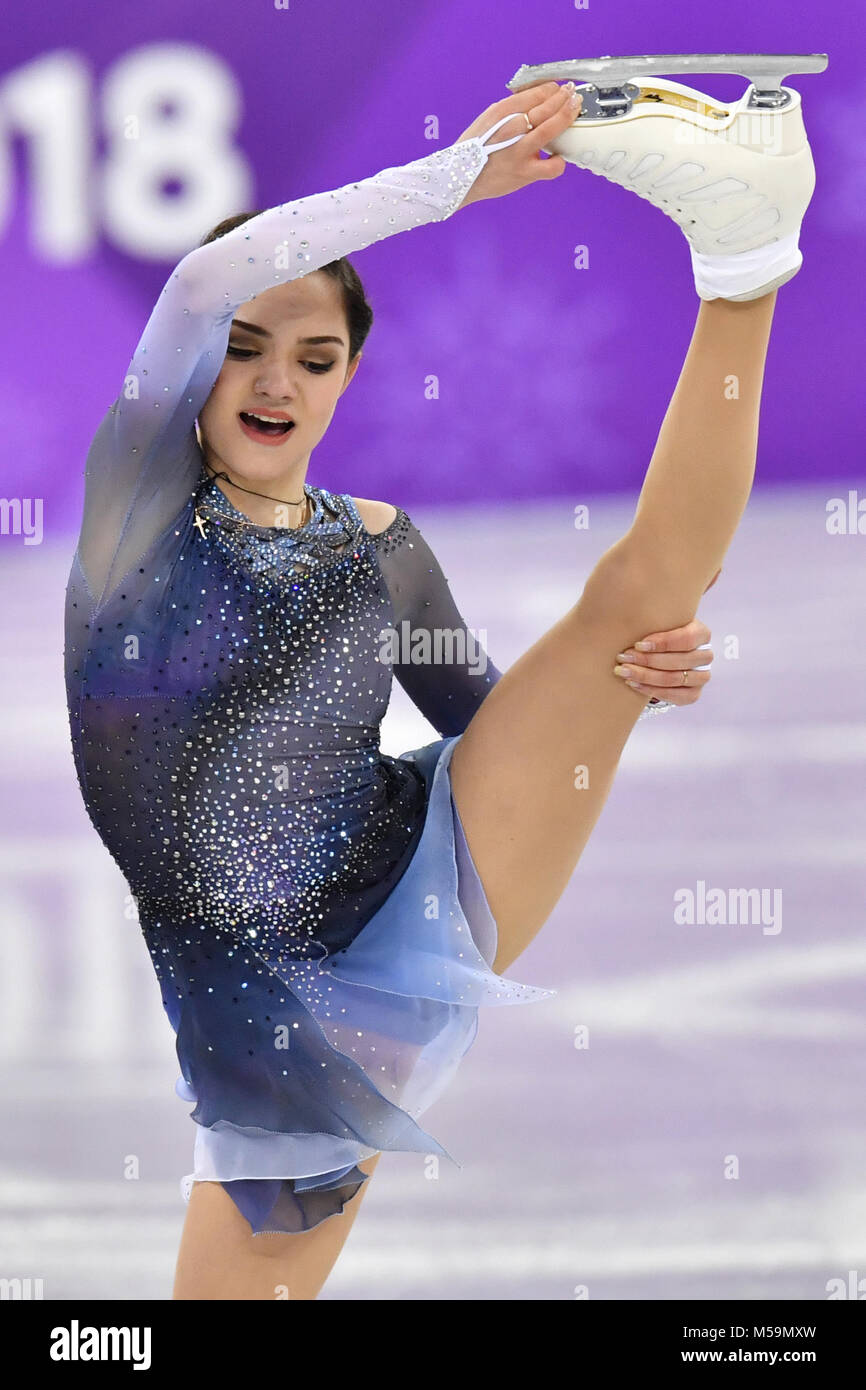 Gangneung, Corée du Sud. Feb 21, 2018. Evgenia Medvedeva à partir de l'équipe olympique de Russie "Atheltes" en action au cours de la programme court dames en cas de 2018 Jeux Olympiques d'hiver à l'Ice Arena à Gangneung Gangneung, Corée du Sud, 21 février 2018. Crédit : Peter Kneffel/dpa/Alamy Live News Banque D'Images