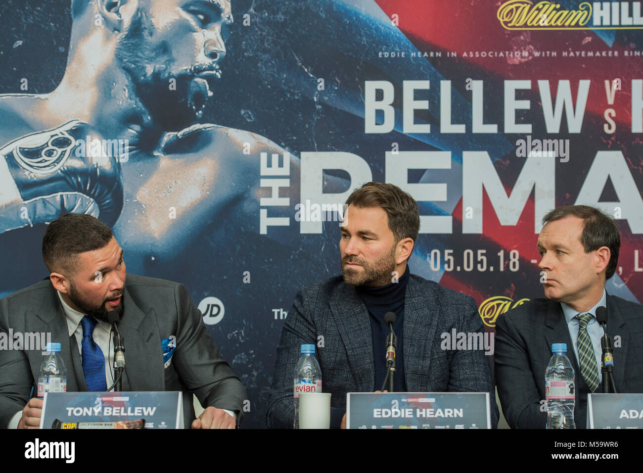 Londres, Royaume-Uni. 21 Février, 2018. Tony Bellew (en photo avec |eddie Hearn) et David Haye rencontrez lors d'une conférence de presse à l'hôtel Park Plaza Westminster Bridge. Organisé par Matchroom Boxing et Hayemaker Ringstar avant les match reporté entre les boxeurs à l'O2 à Londres le 5 mai. Londres, 21 février 2018. Crédit : Guy Bell/Alamy Live News Banque D'Images