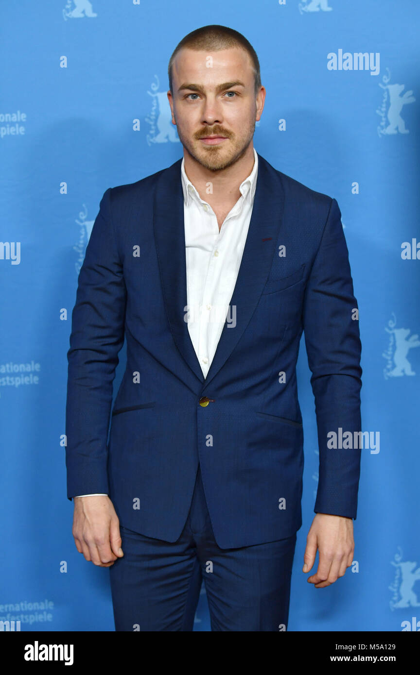 Berlin, Allemagne. Feb 21, 2018. Berlin, Allemagne. Feb 21, 2018. Berlinale 2018, photocall, 'Bad Banks' : l'Acteur Albrecht Schuch. Credit : Jens Kalaene/dpa/Alamy Live News Banque D'Images