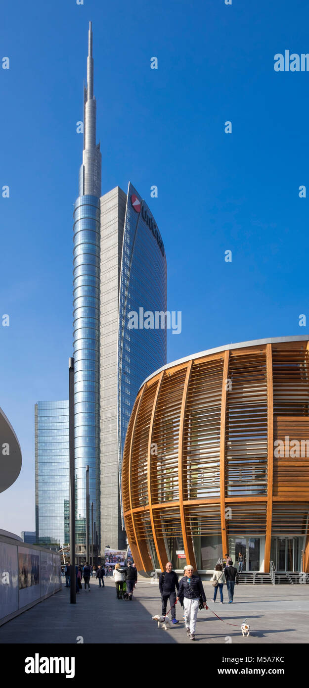 Porta Nuova à quartier des affaires dans la Piazza Gae Aulenti, Milan, Italie - à l'architecture moderne d'UniCredit UniCredit et Tour Pavilion Banque D'Images