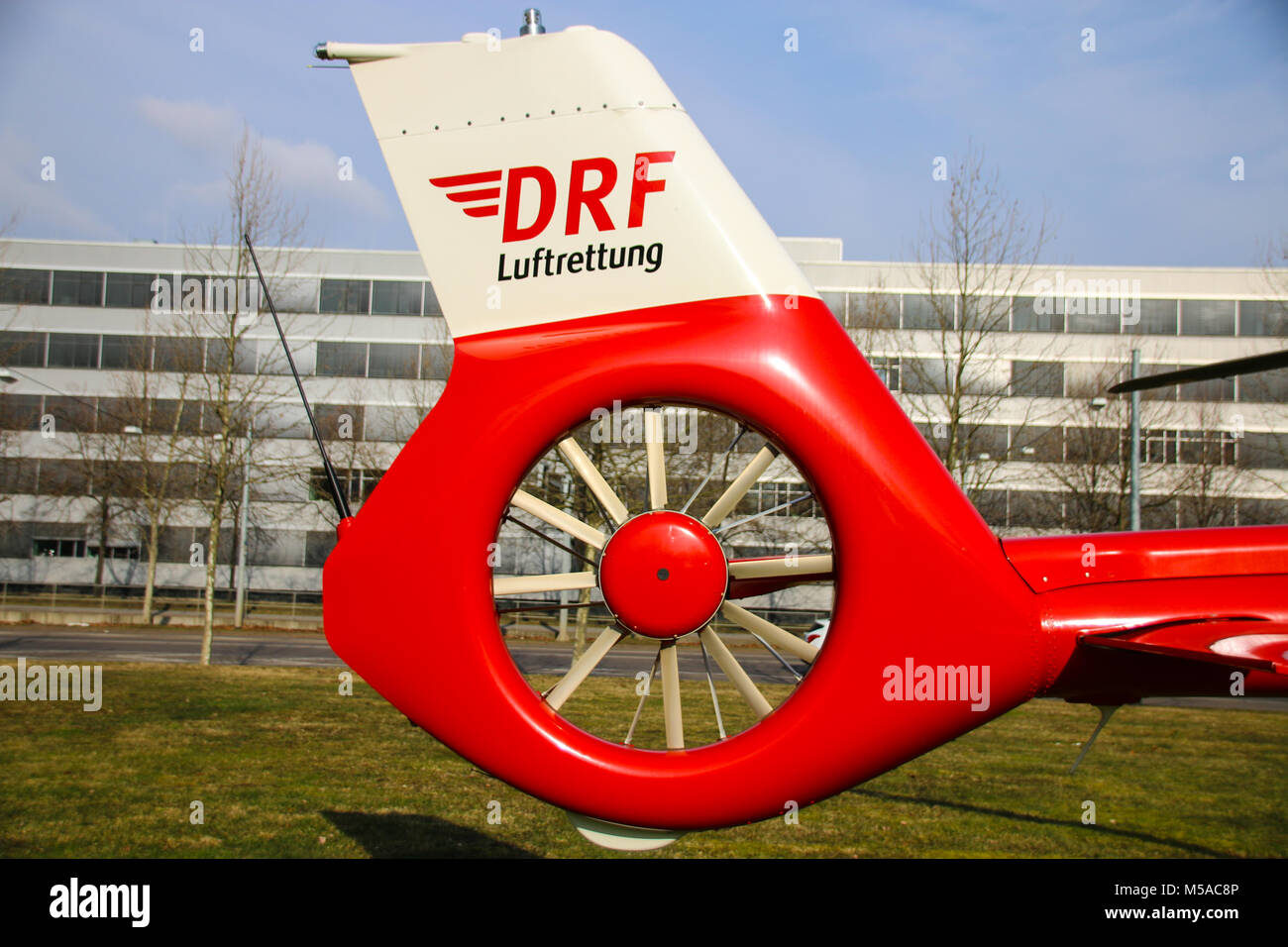 Magdeburg, Allemagne - 21 Février 2018 : rotor de queue d'un hélicoptère de l'aviation allemande de la DRF de sauvetage Airbus de type H135. Banque D'Images