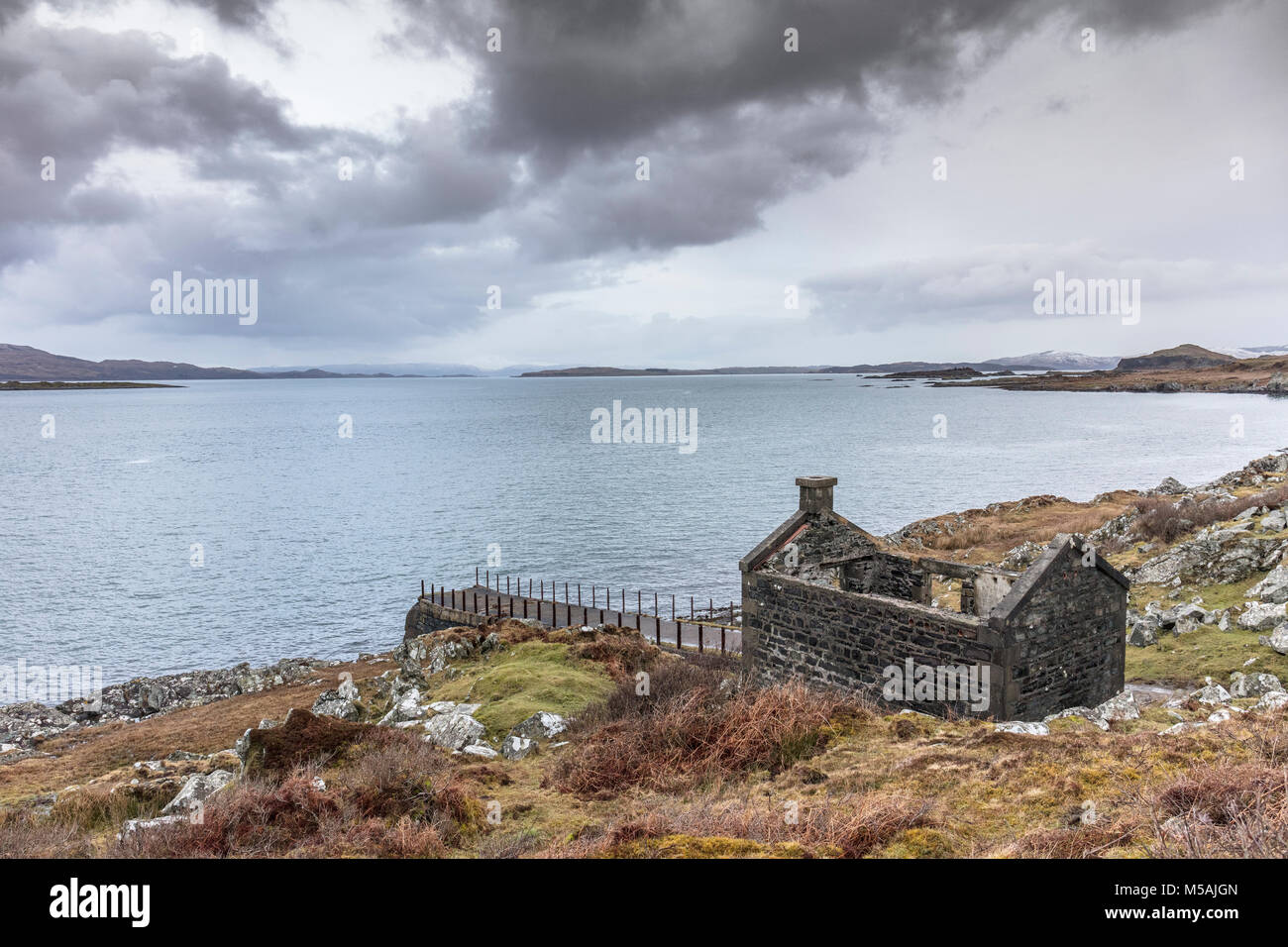 Aird, jetée en direction de Scarba et Jura, Corryvreckan, Western Isles, Argyll and Bute, Ecosse, Royaume-Uni, UK Banque D'Images