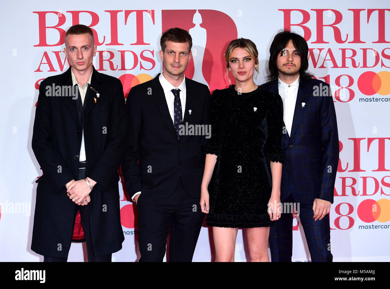 Alice's Wolf Ellie Rowsell, Joff Oddie, Theo Ellis, et Joel Amey participant à la Brit Awards à l'O2 Arena, Londres. Banque D'Images