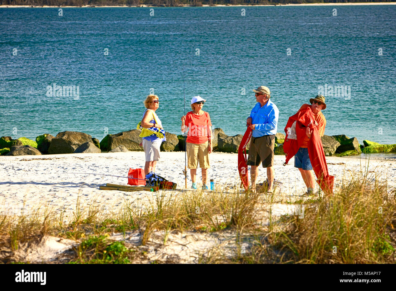 Les gens sur la plage, à la pointe de Port Boca Grande en Floride, USA Banque D'Images