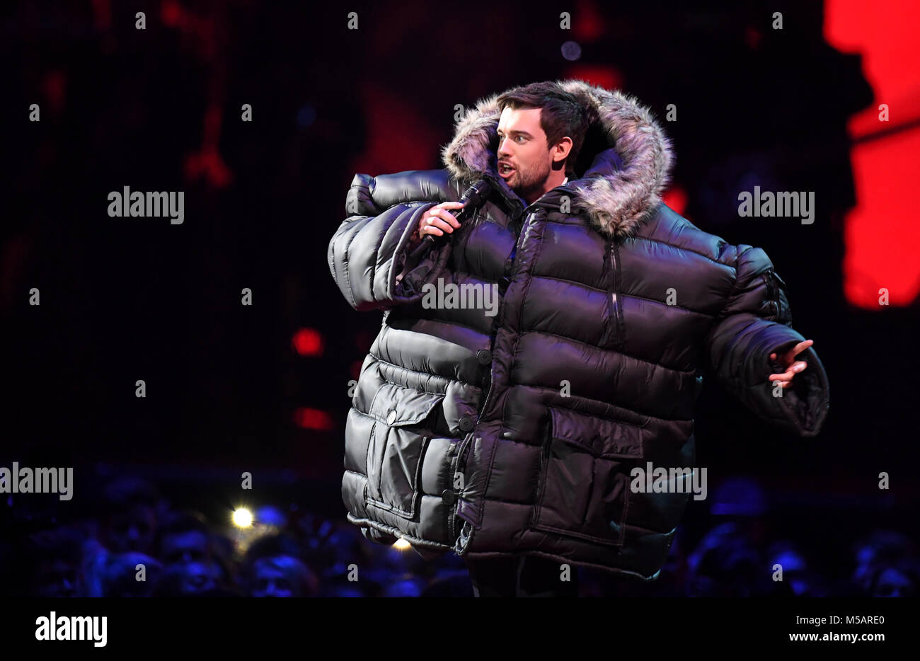 Animateur Jack Whitehall lors du spectacle BRIT Awards 2018, qui s'est tenu à l'O2 Arena, Londres. Banque D'Images