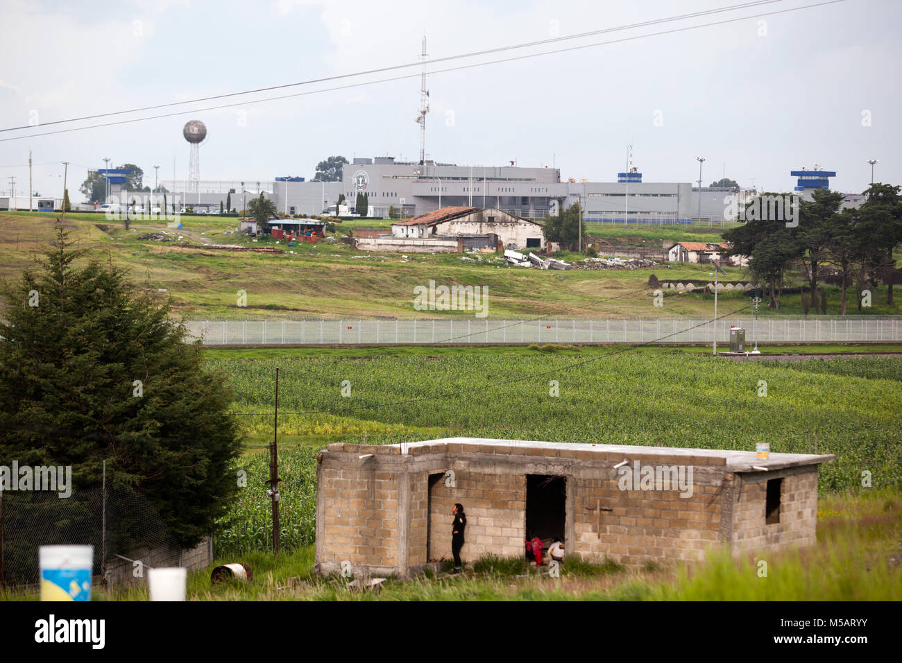 L'Altiplano prison dont Joaquin "El Chapo" Guzman échappé près de Toluca, Mexique le mercredi, Juillet 15, 2015. Le célèbre chef du cartel Joaquin "El Chapo" Guzman s'est échappé de la prison à sécurité maximum il y a quatre jours, à travers un tunnel. C'est la deuxième fois qu'il a échappé à une prison mexicaine. Banque D'Images