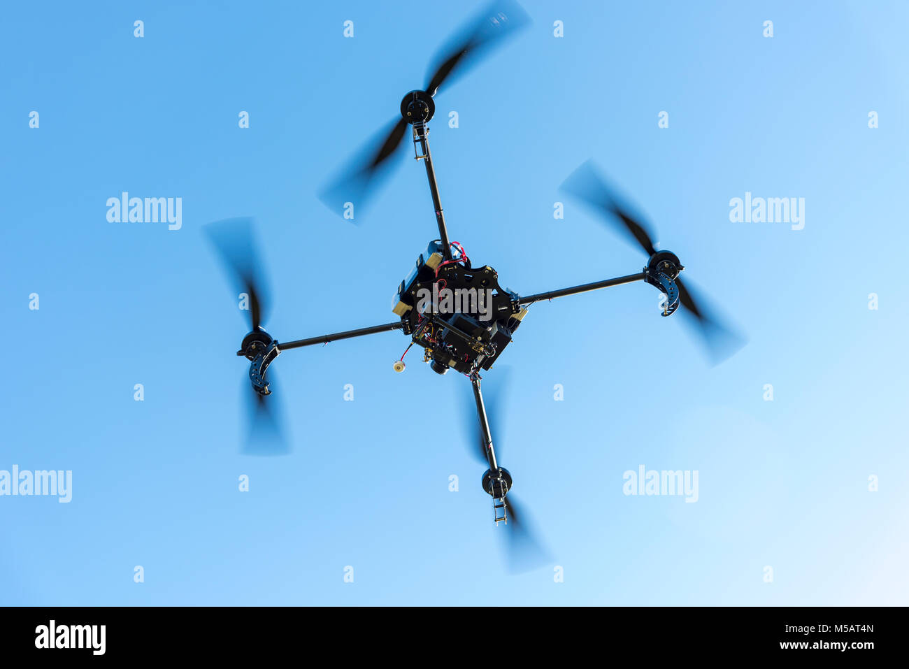 Drone professionnel Banque de photographies et d’images à haute ...