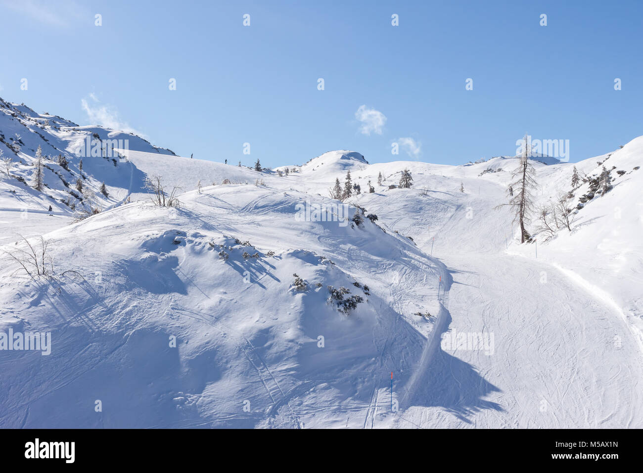 Station de ski d'hiver dans les Alpes Banque D'Images